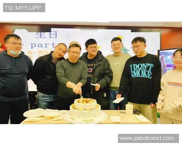 迪拉娜生日晒照传递祝福愿大家健康平安生活顺利